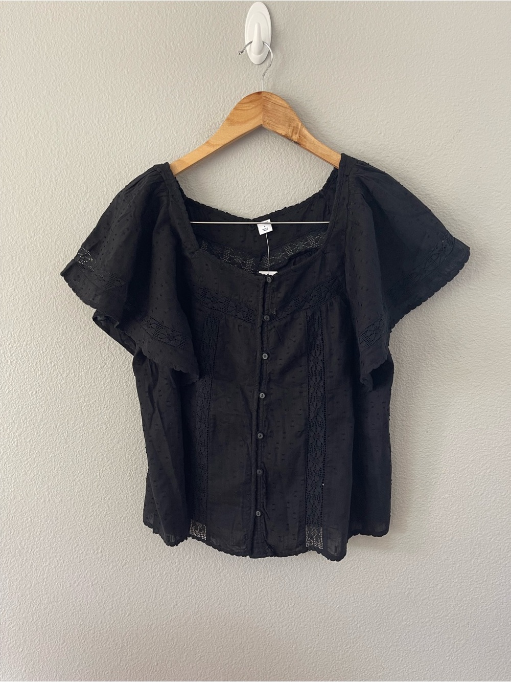 Old Navy Black Flatter Sleeve Top Lace Swiss Dot Size S NWT